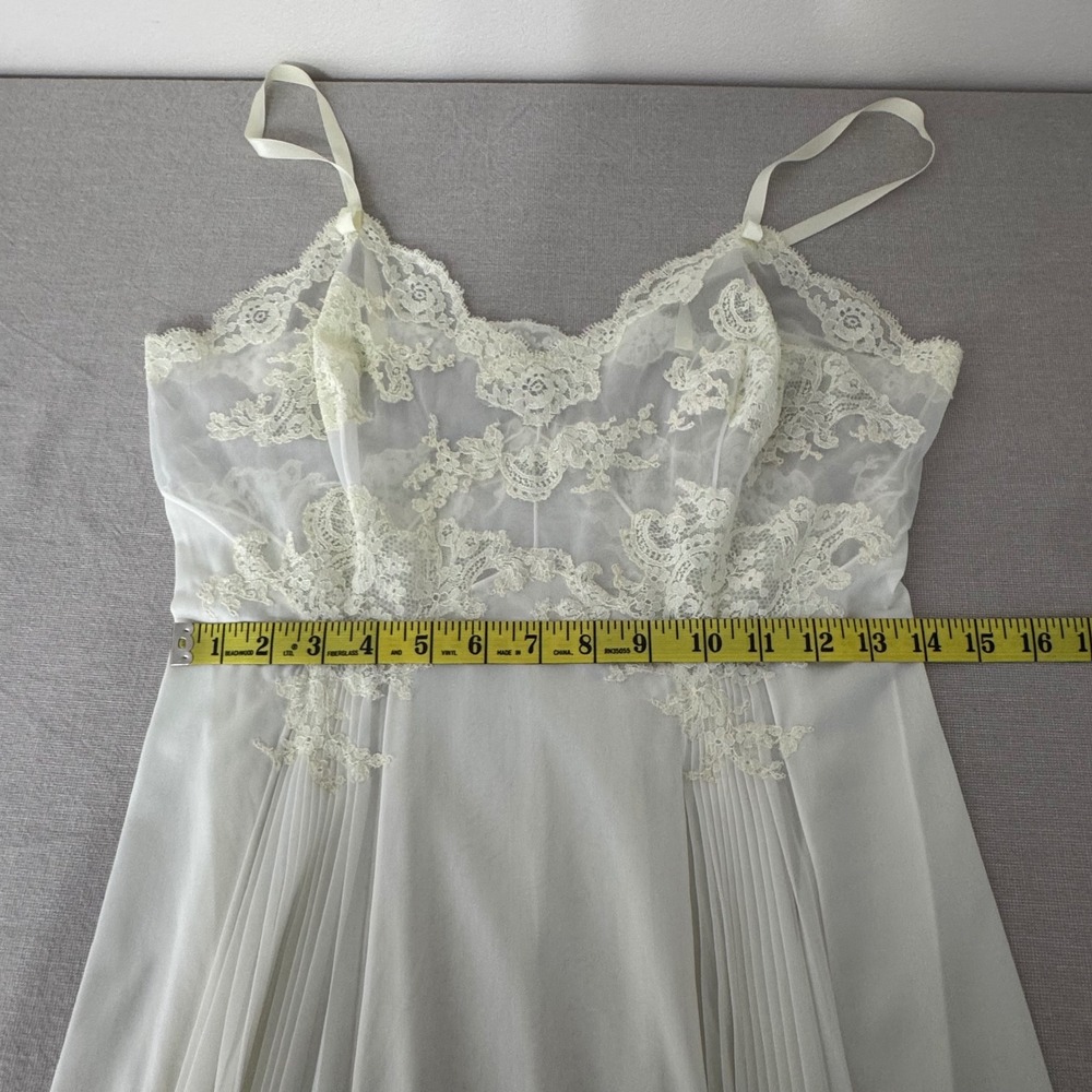 Vintage‎ Vanity Fair Full Slip Dress Size 36 Light Yellow Lace Pleats - Picture 11 of 12
